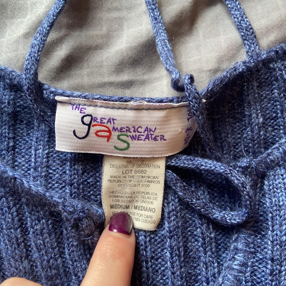 Children's sweater, but adult xs